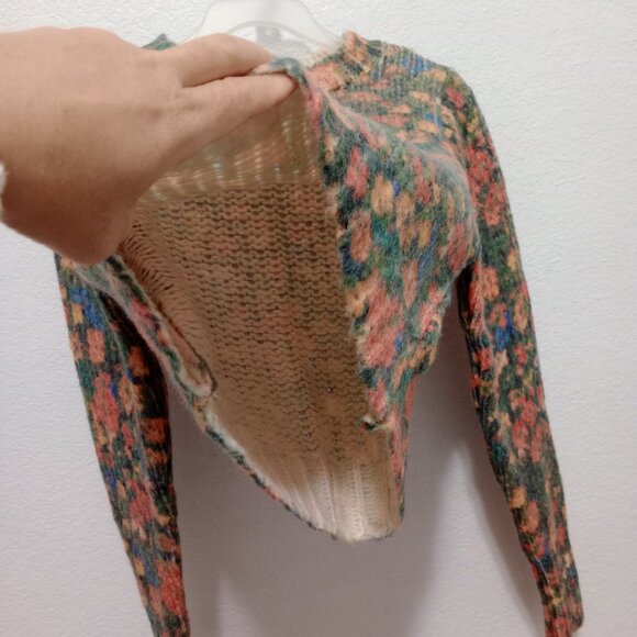 SOLD Zara Women's Floral Wool Blend Knit Cropped Sweater size M - Picture 6 of 10
